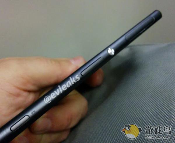 两张索尼Xperia Z3的真机谍照爆光 7mm超薄机身[多图]图片2