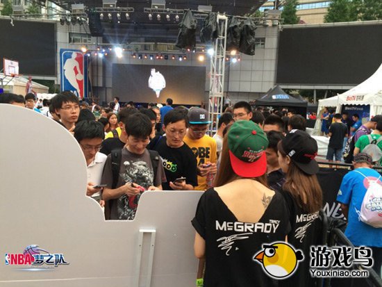 巨星助阵《NBA梦之队》展台 NBA杭州站开启[多图]图片3