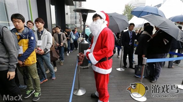 韩国人冒雨排队买iPhone 6 三星哭晕在厕所[图]图片1