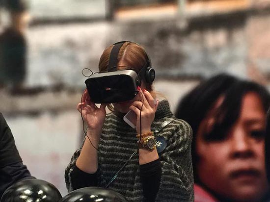 乐视发布VR头盔：可连接手机看4K视频[多图]图片1