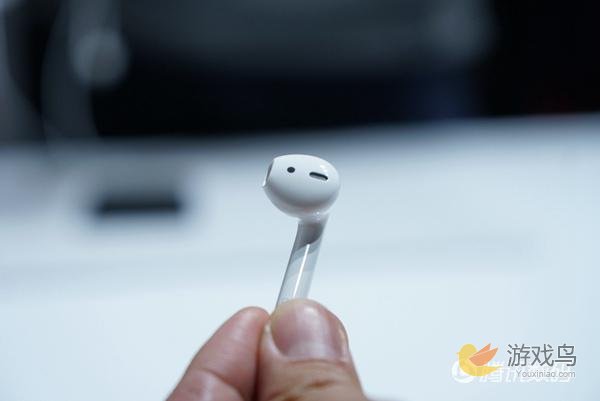 苹果新品AirPods耳机试玩 精致但容易丢失[多图]图片3