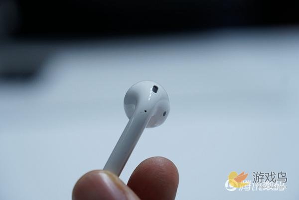 苹果新品AirPods耳机试玩 精致但容易丢失[多图]图片4